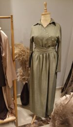 ⁦فستان بزراير صيفي⁩ - الصورة ⁦2⁩